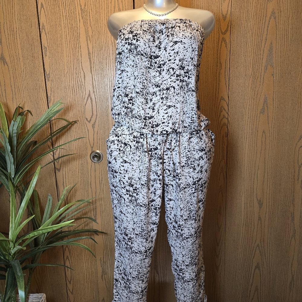 NY&Company Black and White Halter Top Capri Jumpsuit ~sz XL